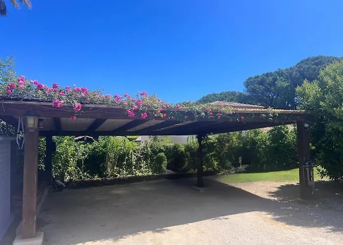 Provencale, Piscine Вилла